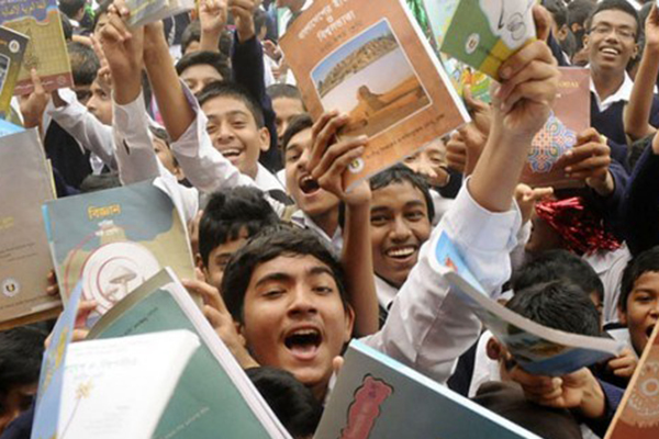খুলনায় বর্ণিল আয়োজনে বই উৎসব অনুষ্ঠিত