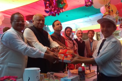 নেত্রকোনায় বই বিতরণ 