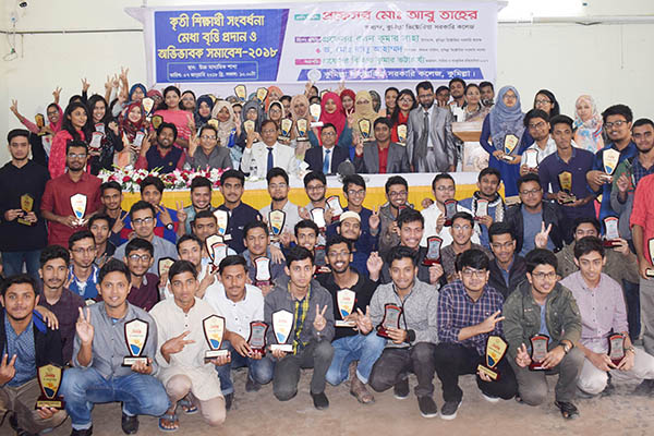 ভিক্টোরিয়া কলেজের ৭ শতাধিক শিক্ষার্থীকে সংবর্ধনা
