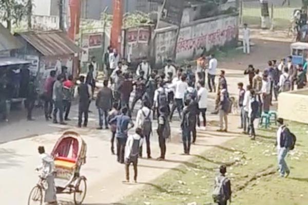 লক্ষ্মীপুরে ছাত্রলীগের দু’গ্রুপের সংঘর্ষ, আহত ৫ 