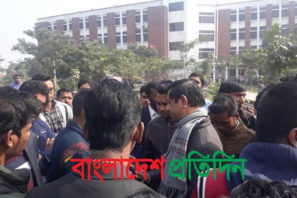বেরোবিতে মানববন্ধনে প্রক্টোরিয়াল বডির বাধা