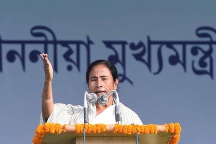 অাসাম থেকে বিতাড়িত মানুষদের পশ্চিমবঙ্গে স্থান দিতে আর্জি মমতার
