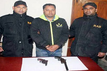 টাঙ্গাইলে অস্ত্রসহ যুবক গ্রেফতার

