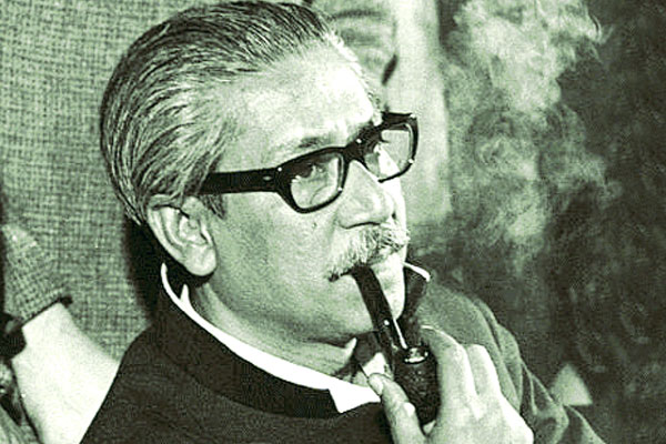 বঙ্গবন্ধু হেসে বললেন, একদফা দাবির কথা তোরা বল!