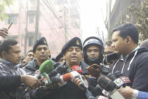 'গ্যাসের চুলায় গ্রেনেড রেখে বিস্ফোরণ ঘটানোর চেষ্টা করে জঙ্গিরা'