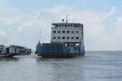 কাঁঠালবাড়ি-শিমুলিয়ায় ফেরি চলাচল স্বাভাবিক