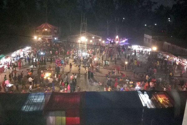 সিদ্ধিরগঞ্জে যুবলীগ নেতার অবৈধ মেলায় জুয়ার আসর, মাদক বিক্রি