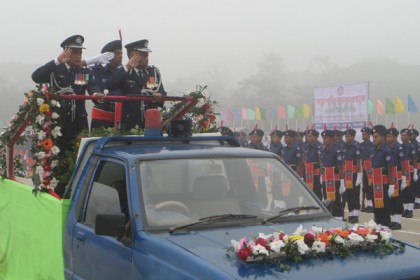 টাঙ্গাইলে পুলিশের ৪৮তম ব্যাচের সমাপনী কুচকাওয়াজ সম্পন্ন