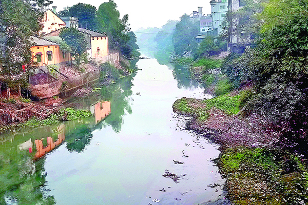 করতোয়া এখন মরা গাঙ
