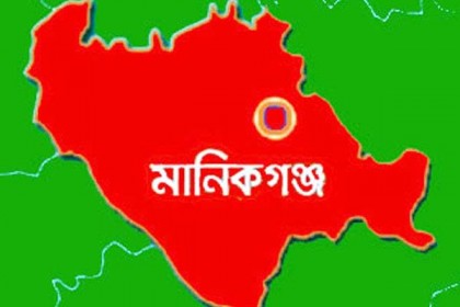 দেড় শতাধিক যাত্রীসহ আটকে পড়েছে লঞ্চ

