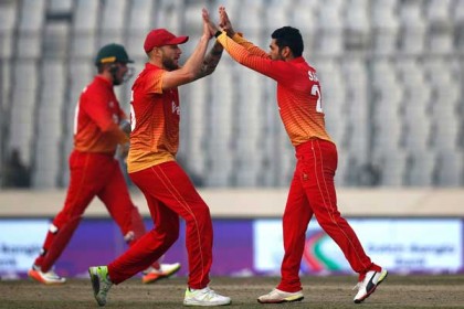 ম্যাথুস-চান্দিমালকে হারিয়ে ব্যাকফুটে শ্রীলঙ্কা