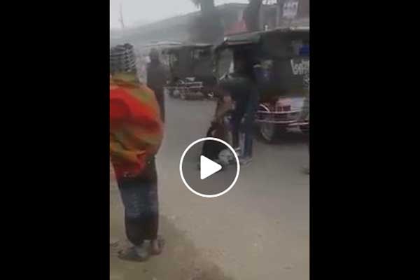 বৃদ্ধাকে পুলিশ সদস্যের জ্যাকেট পরানোর ভিডিও ভাইরাল!