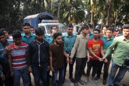চট্টগ্রামে স্কুলছাত্র খুন, প্রত্যক্ষ জড়িত পাঁচজনকে গ্রেফতার   