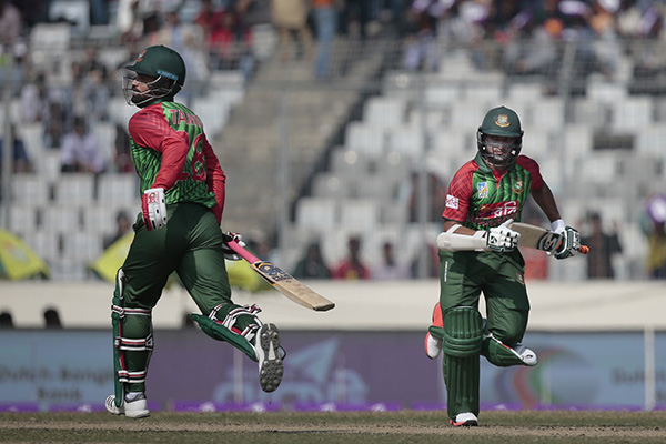 লঙ্কানদের ৩২১ রানের টার্গেট দিল টাইগাররা