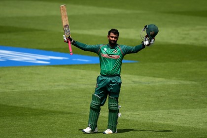 তামিমের অর্ধশতক, ব্যাকফুটে শ্রীলঙ্কা