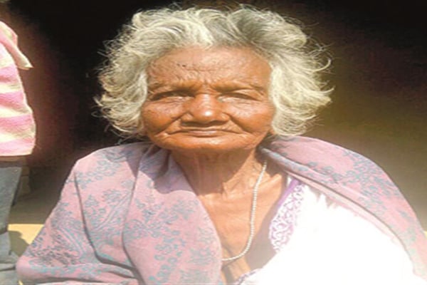 প্রথম শৌচাগার ব্যবহার ৯৫ বছর বয়সী বৃদ্ধার 