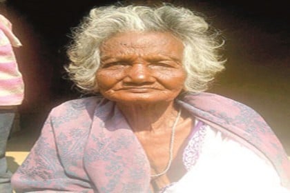 প্রথম শৌচাগার ব্যবহার ৯৫ বছর বয়সী বৃদ্ধার 