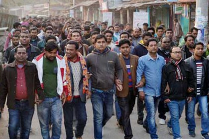 নাটোরে যুবলীগ নেতার ওপর হামলার ঘটনায় দুই যুবককে মারধর

