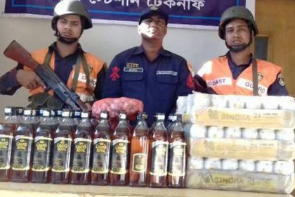 টেকনাফে পৃথক অভিযানে ইয়াবাসহ বিয়ার ও মদ উদ্ধার

