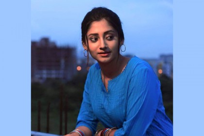 'নূরজাহান'র ট্রেইলারে নজর কেড়েছেন পূজা