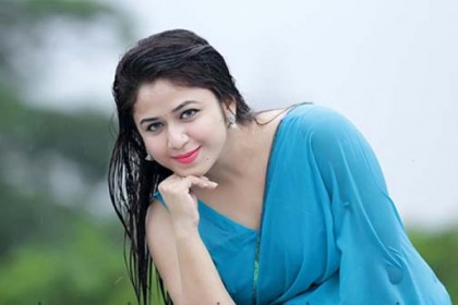 সেই লাক্স সুন্দরীকে 'ওপেন চ্যালেঞ্জ' ফারিয়ার