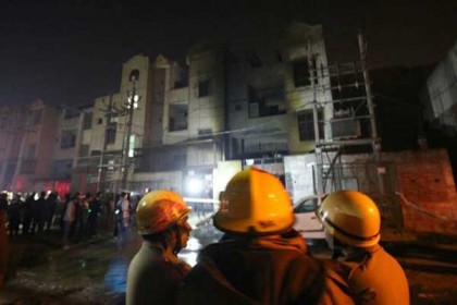 দিল্লিতে ভয়াবহ অগ্নিকান্ডে নিহত ১৭