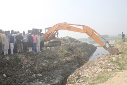 সাভারে সরকারি খাল উদ্ধার