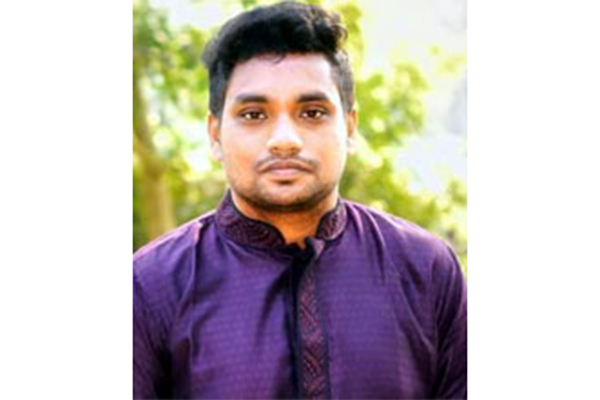 চলন্ত ট্রেনে উঠতে গিয়ে দুই পা হারাল ঢাবি ছাত্র