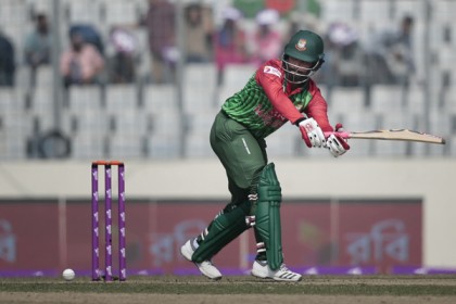 দুটি মাইলফলকের অপেক্ষায় তামিম 