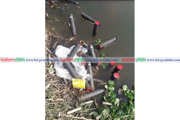 কুমিল্লায় বিপুল সংখ্যক বোমা সদৃশ বস্তু উদ্ধার