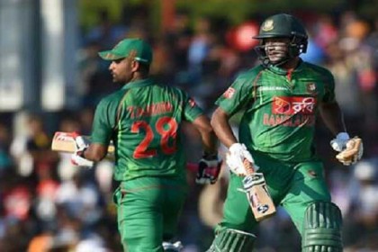 তামিম-সাকিবে এগুচ্ছে বাংলাদেশ