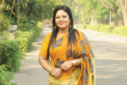 হঠাৎ ইসিতে মমতাজ