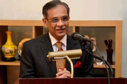 নারীদের পোশাক নিয়ে কুরুচিকর মন্তব্য পাকিস্তানের বিচারপতির 