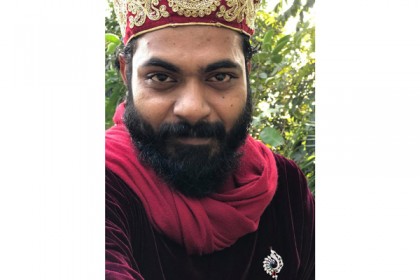 'ভিন্ন রূপে' আরফিন রুমি!