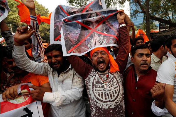 ‘পদ্মাবত’কে ঘিরে ভারত জুড়ে বিক্ষোভ 