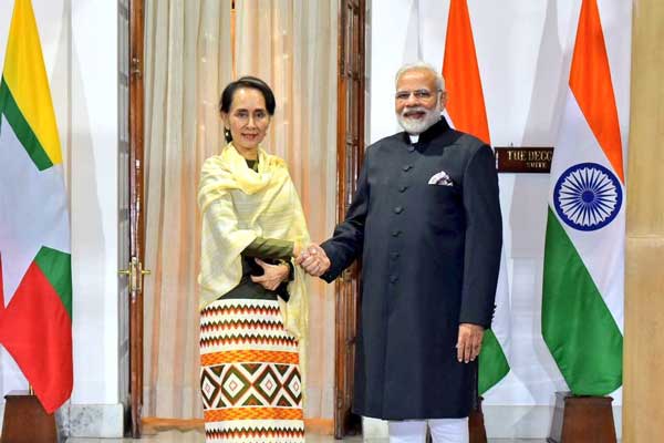 দিল্লিতে মোদির সঙ্গে দ্বিপক্ষীয় বৈঠকে সু চি