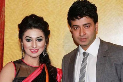 স্ত্রী-সন্তানের খরচ বন্ধ করেছেন শাকিব: অপু