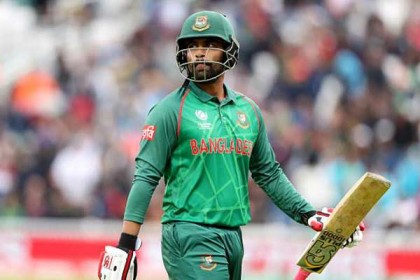 ব্যাটিং বিপর্যয়ে বাংলাদেশ