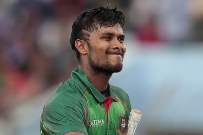 টাইগারদের ব্যাটিং লাইনআপে ধস 