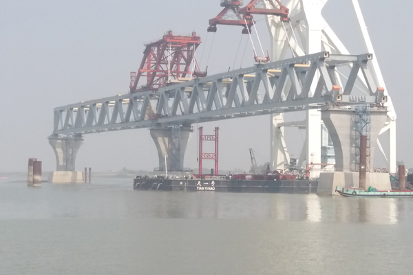 পদ্মা সেতুতে দ্বিতীয় স্প্যান বসানো শেষ