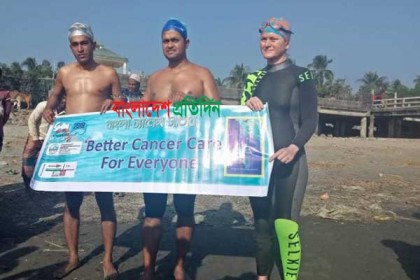 সাঁতরে বাংলা চ্যানেল পাড়ি দিলেন ব্রিটিশ নারী