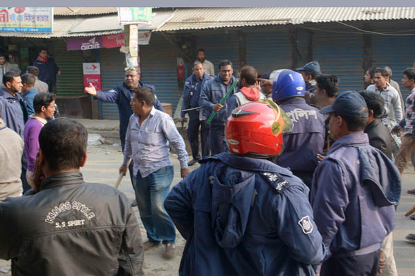 ধুনটে আওয়ামী লীগের দু'গ্রুপের ধাওয়া-পাল্টা ধাওয়া

