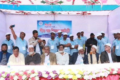 দক্ষিণ কেরানীগঞ্জে শীতবস্ত্র বিতরণ