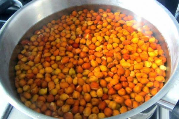 সকালে কাঁচা ছোলা খাওয়ার উপকারিতা