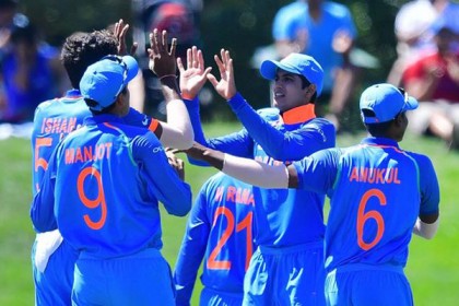 পাকিস্তানকে বিধ্বস্ত করে ফাইনালে ভারত