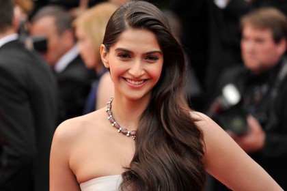বলিউডে যৌন নিগ্রহ নিয়ে মুখ খুললেন সোনম