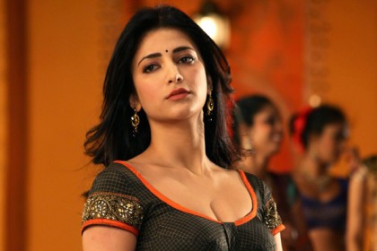 বিয়ে নিয়ে যা বললেন শ্রুতি!