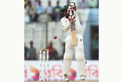 দ্বিতীয় দিনে ৩ উইকেট খুইয়ে ৪০০ ছাড়াল বাংলাদেশ