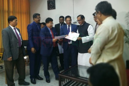 আবদুল হামিদের পক্ষে মনোনয়ন পত্র সংগ্রহ