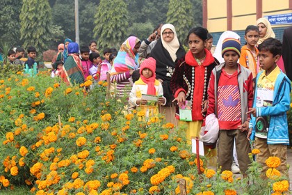 চাঁপাইনবাবগঞ্জে ‘প্রকৃতি পাঠে শিশুরা’